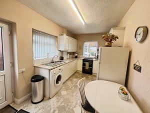 Kitchen Diner- click for photo gallery